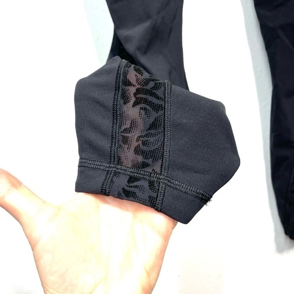 Lululemon Meant To Move 7/8 Tight Flocked Floral Cherry size 6 O39 - Picture 6 of 10